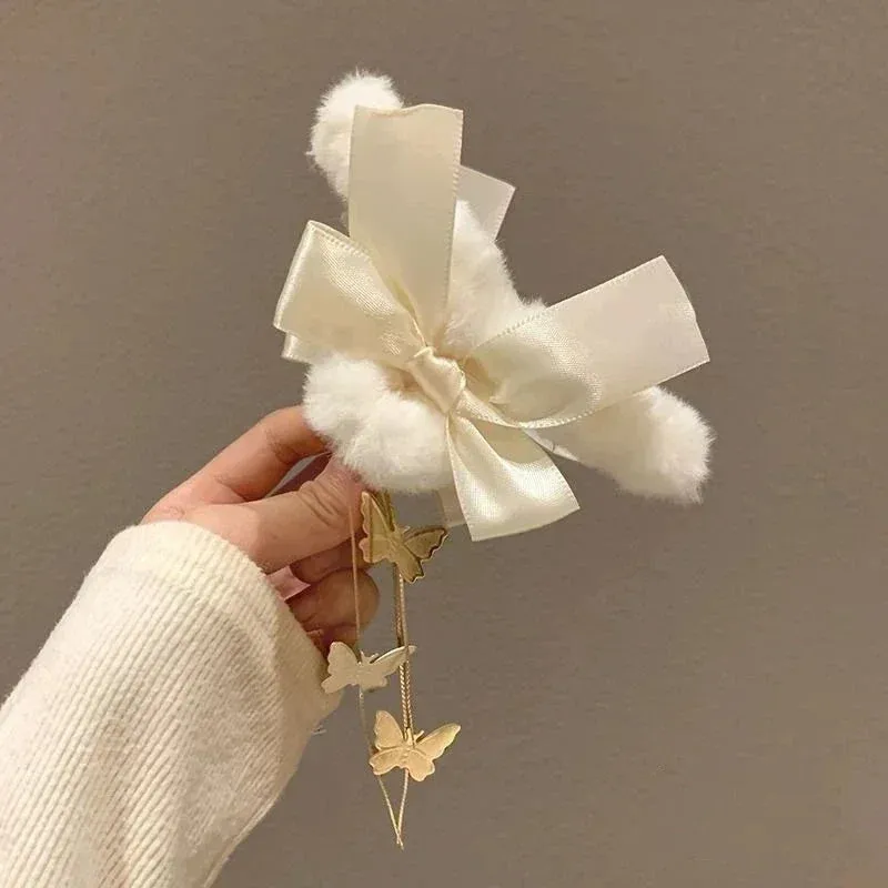 🎀 Plush Bow & Tassel Hair Claw Clips ✨ Cute Korean Style for Girls - Perfect Fall & Winter Accessory! 🦈
