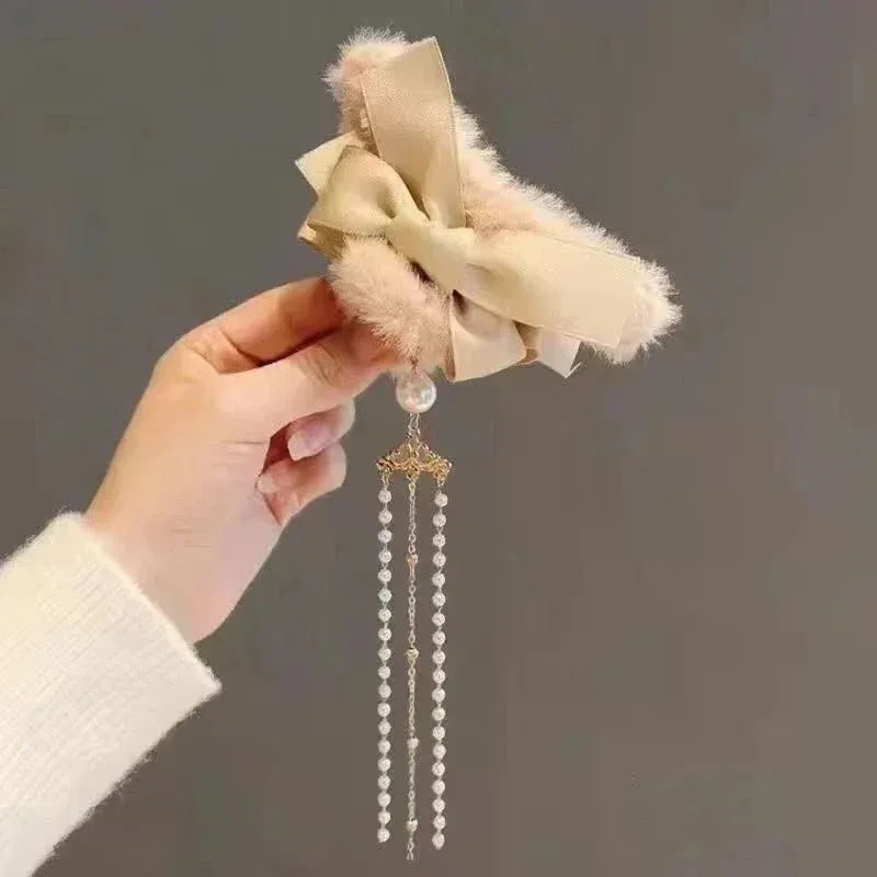 🎀 Plush Bow & Tassel Hair Claw Clips ✨ Cute Korean Style for Girls - Perfect Fall & Winter Accessory! 🦈