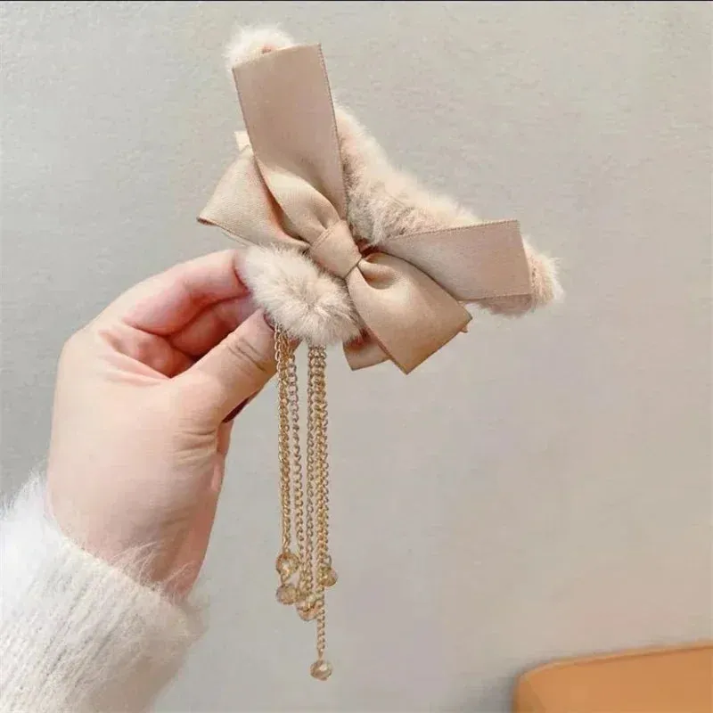 🎀 Plush Bow & Tassel Hair Claw Clips ✨ Cute Korean Style for Girls - Perfect Fall & Winter Accessory! 🦈