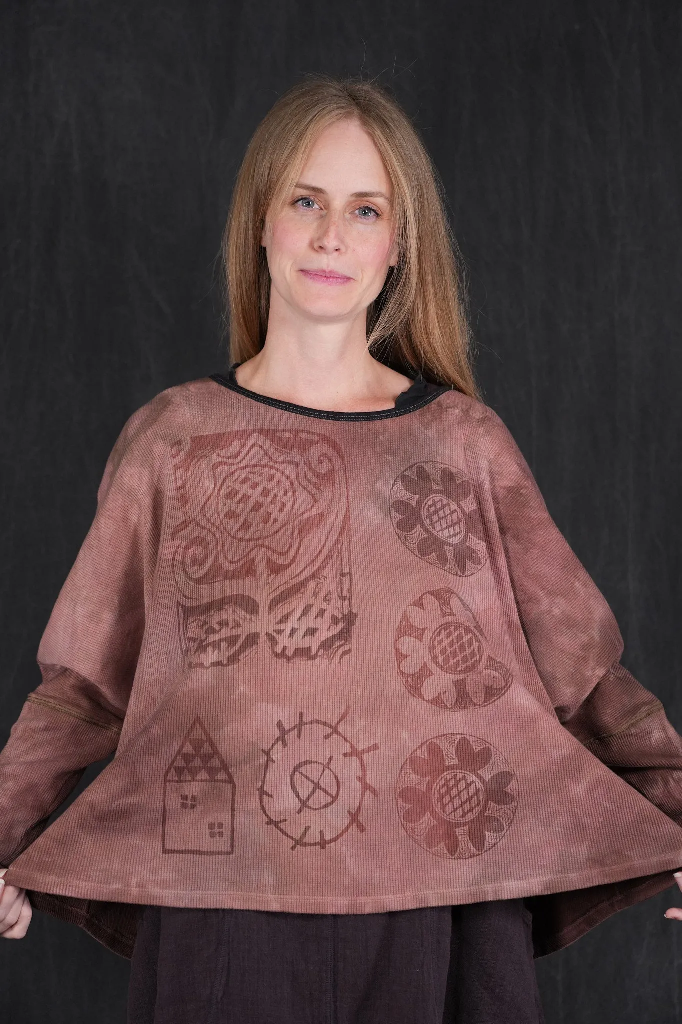 2323HD Crop Thermal Layer Top Iconic Blue Fish Flowers