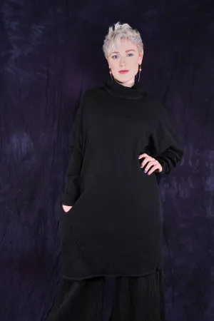 2327 Landscape Tunic Black-U