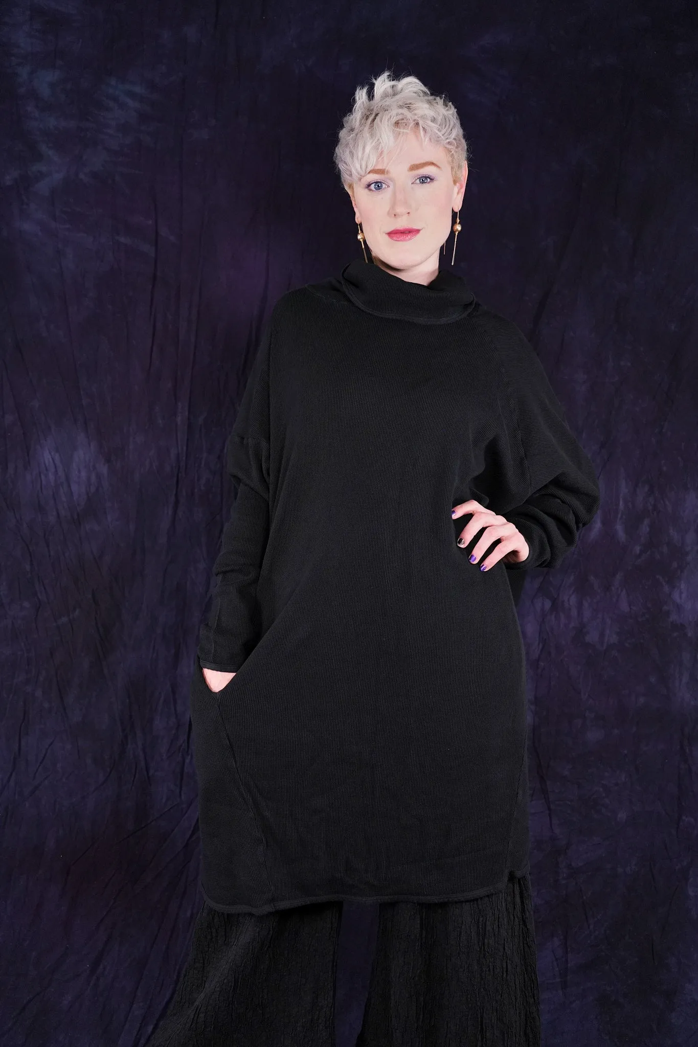 2327 Landscape Tunic Black-U