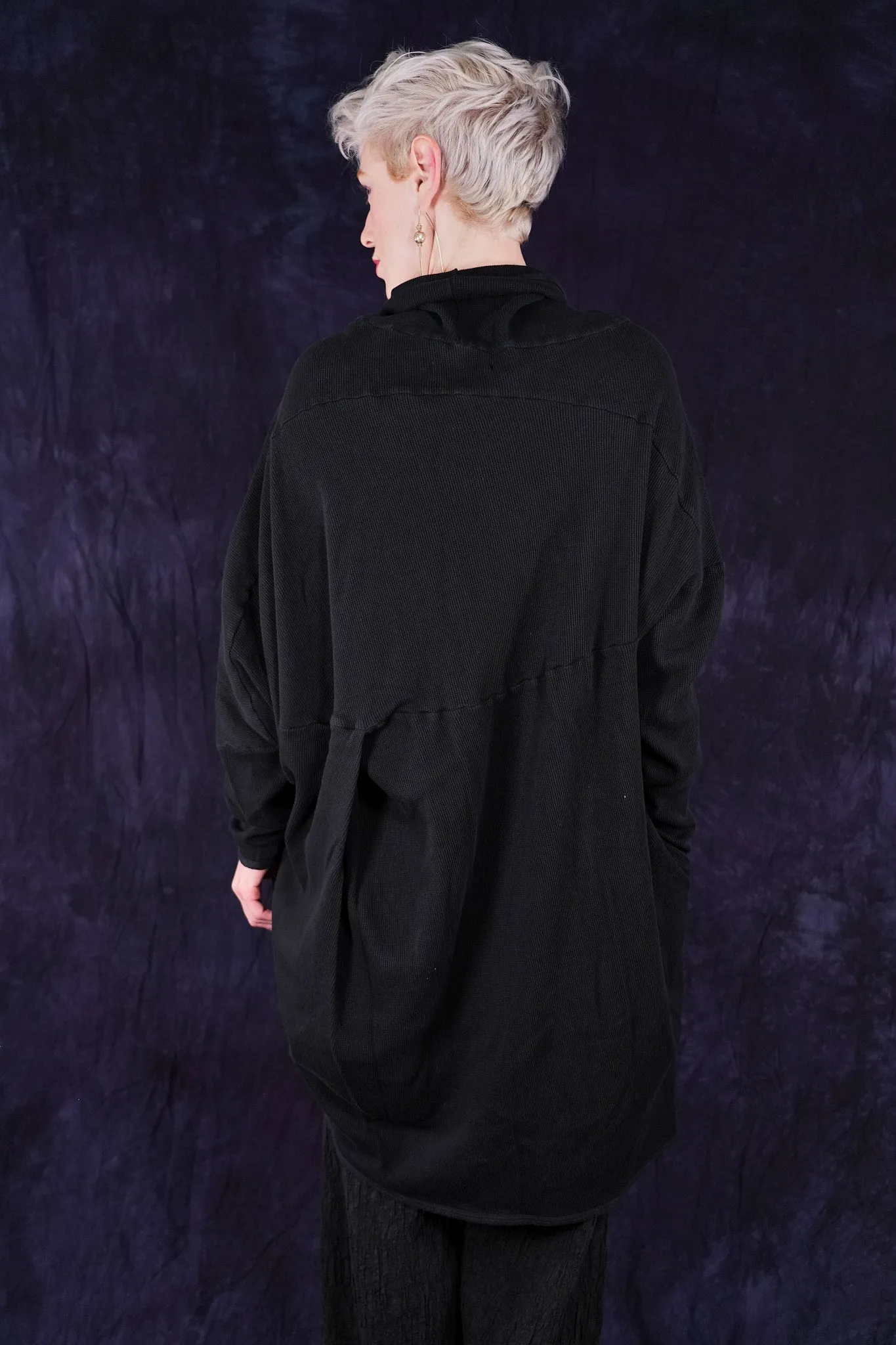 2327 Landscape Tunic Black-U