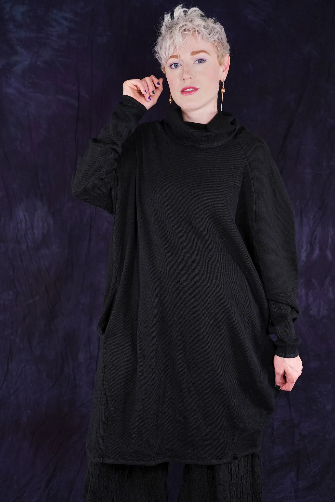 2327 Landscape Tunic Black-U