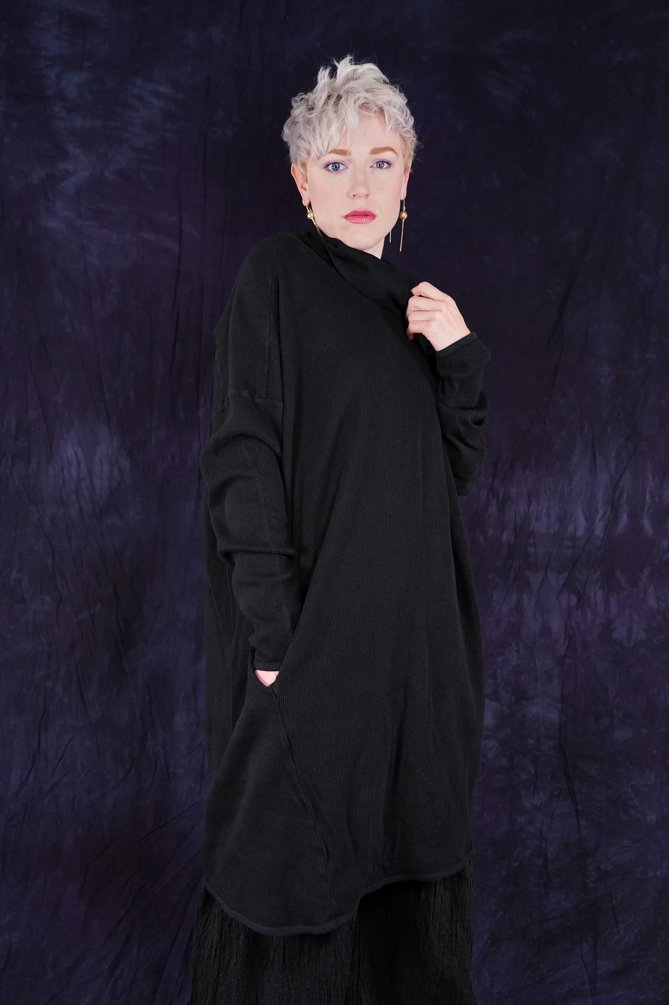 2327 Landscape Tunic Black-U