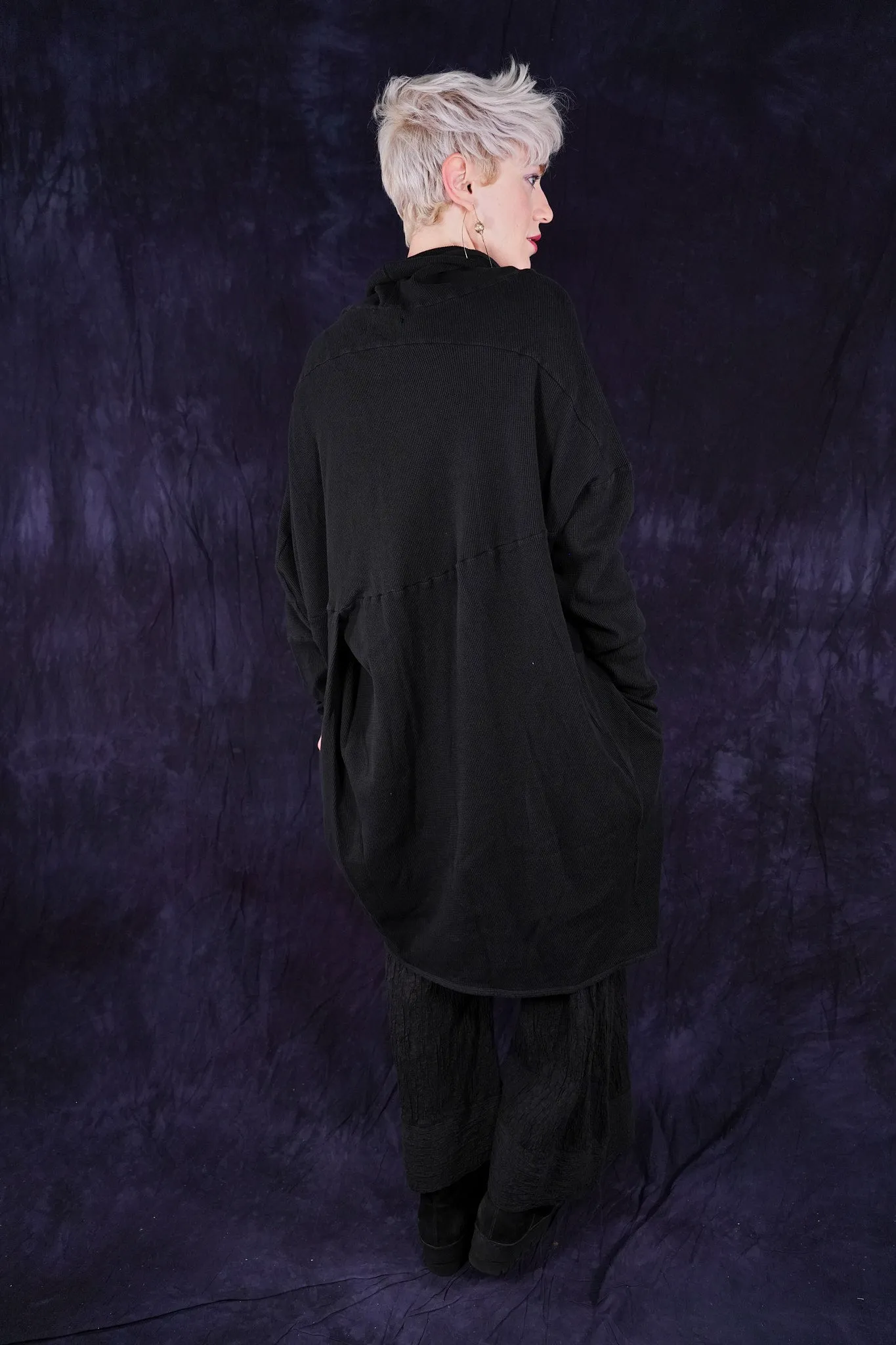 2327 Landscape Tunic Black-U