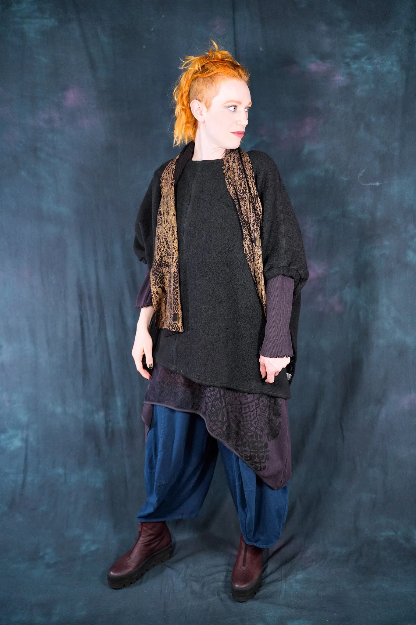 8001 Thermal Scarf Black-Tarnish Gold-P