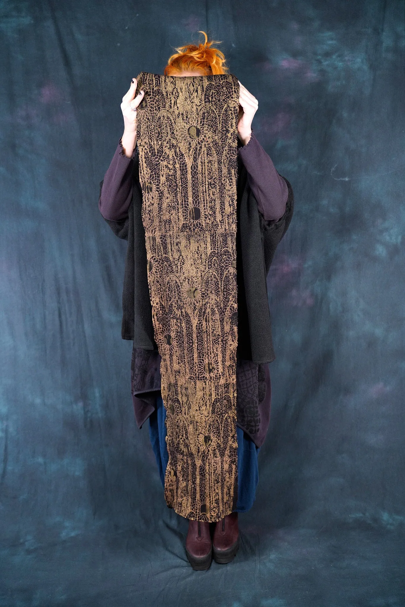 8001 Thermal Scarf Black-Tarnish Gold-P