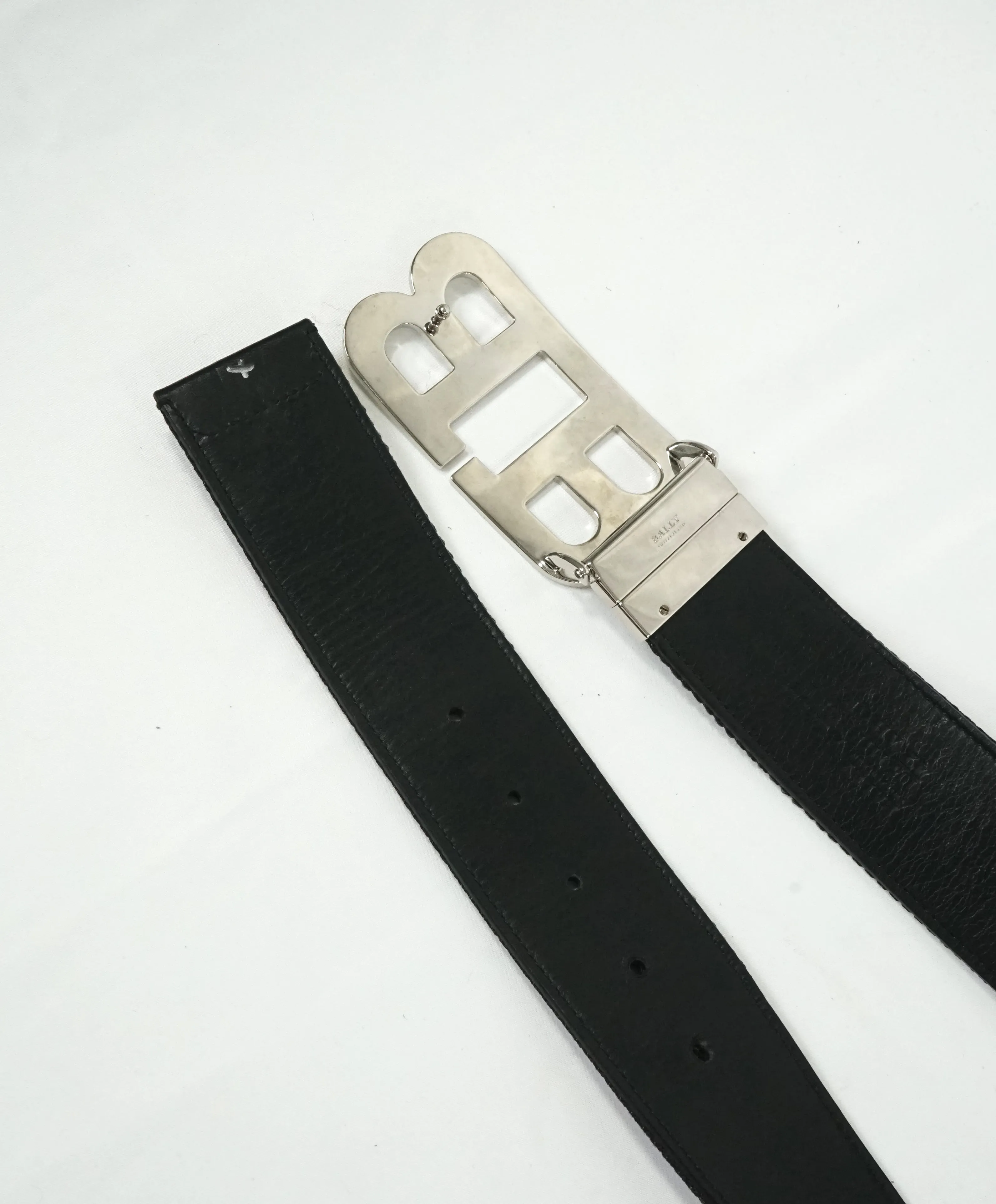 BALLY - Mirror "B" Buckle LOGO Fabric strap Reversible Belt -  42W (105)