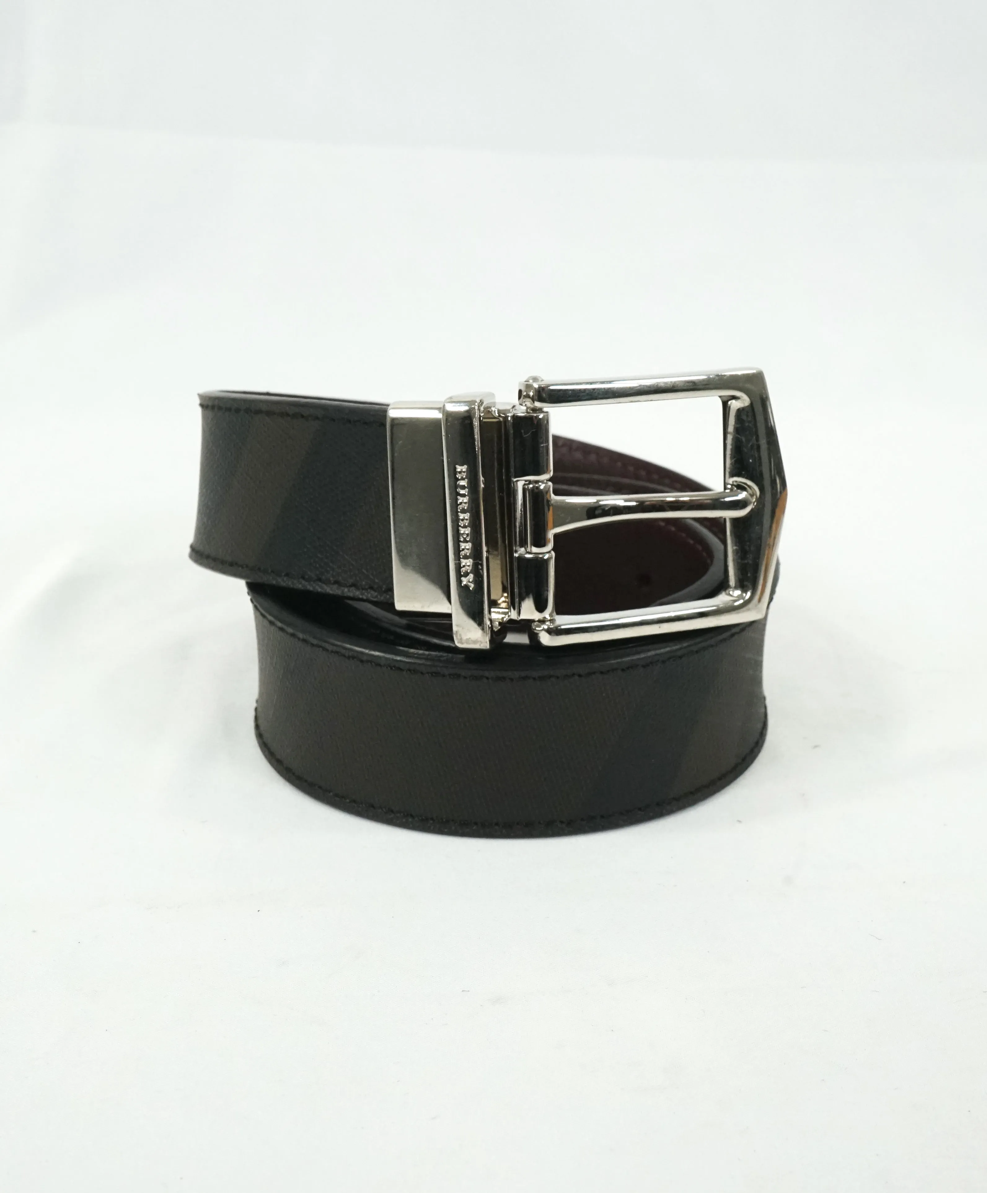 BURBERRY - Tonal Nova Plaid & Burgundy Leather Reversible Belt -  32W (80)