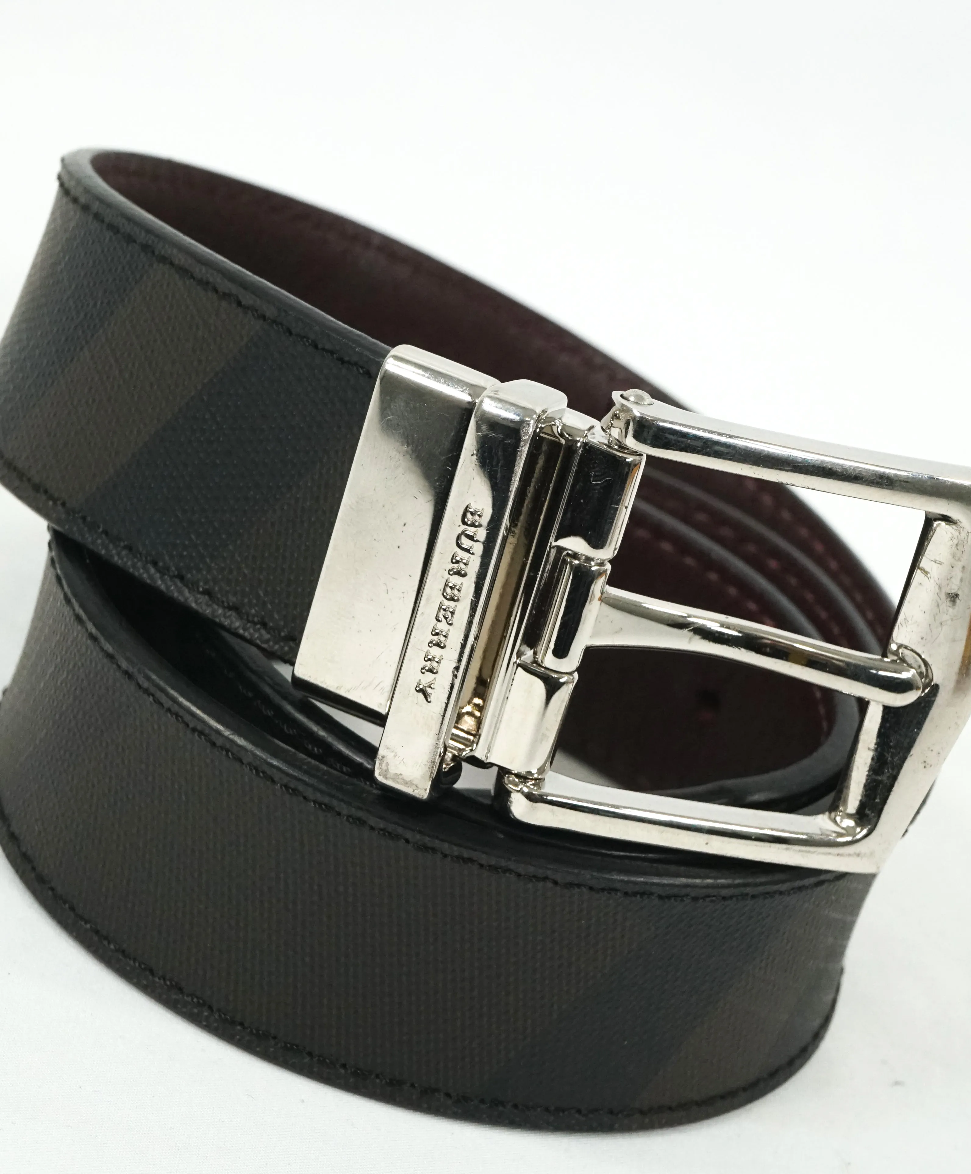 BURBERRY - Tonal Nova Plaid & Burgundy Leather Reversible Belt -  32W (80)