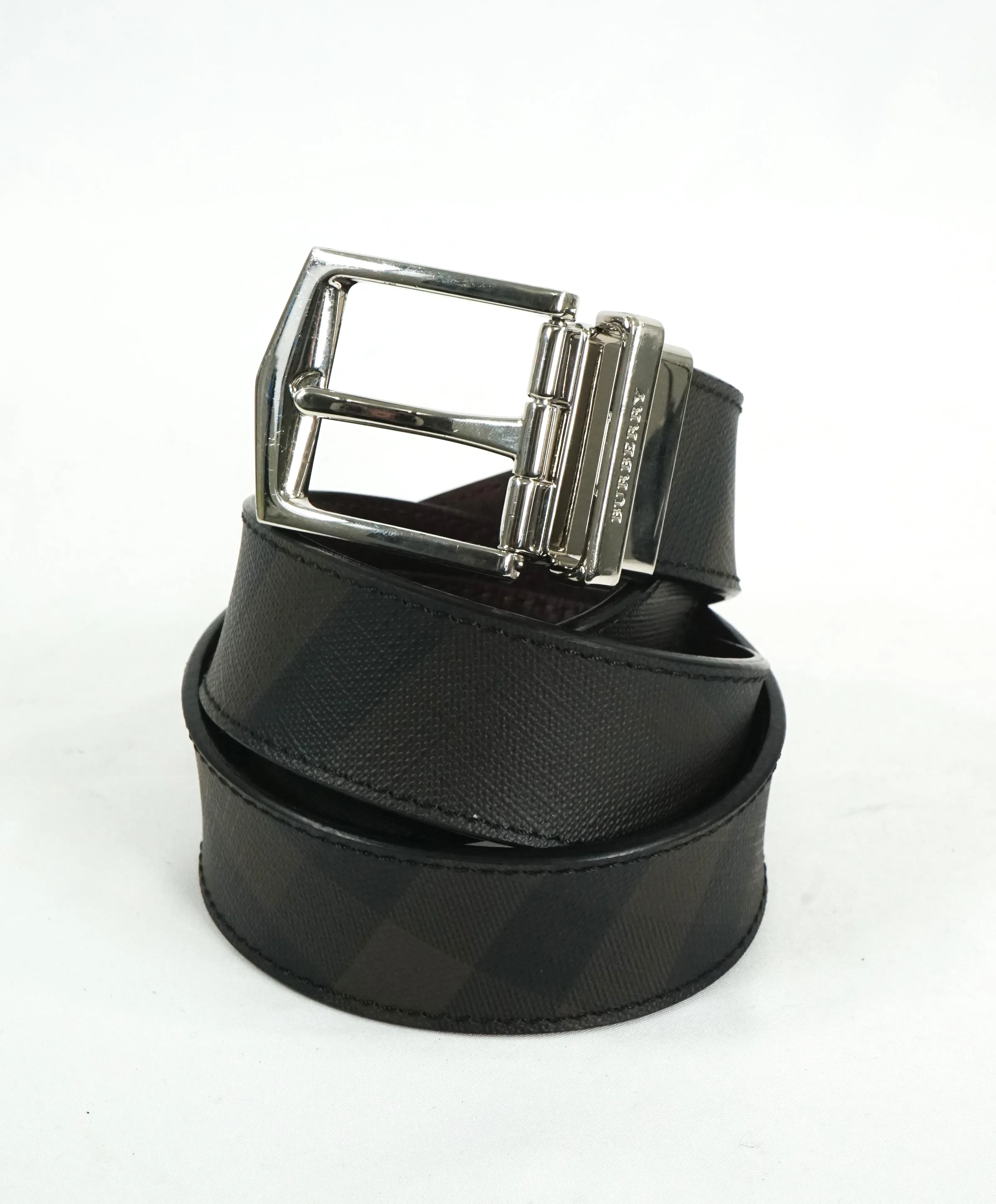 BURBERRY - Tonal Nova Plaid & Burgundy Leather Reversible Belt -  32W (80)