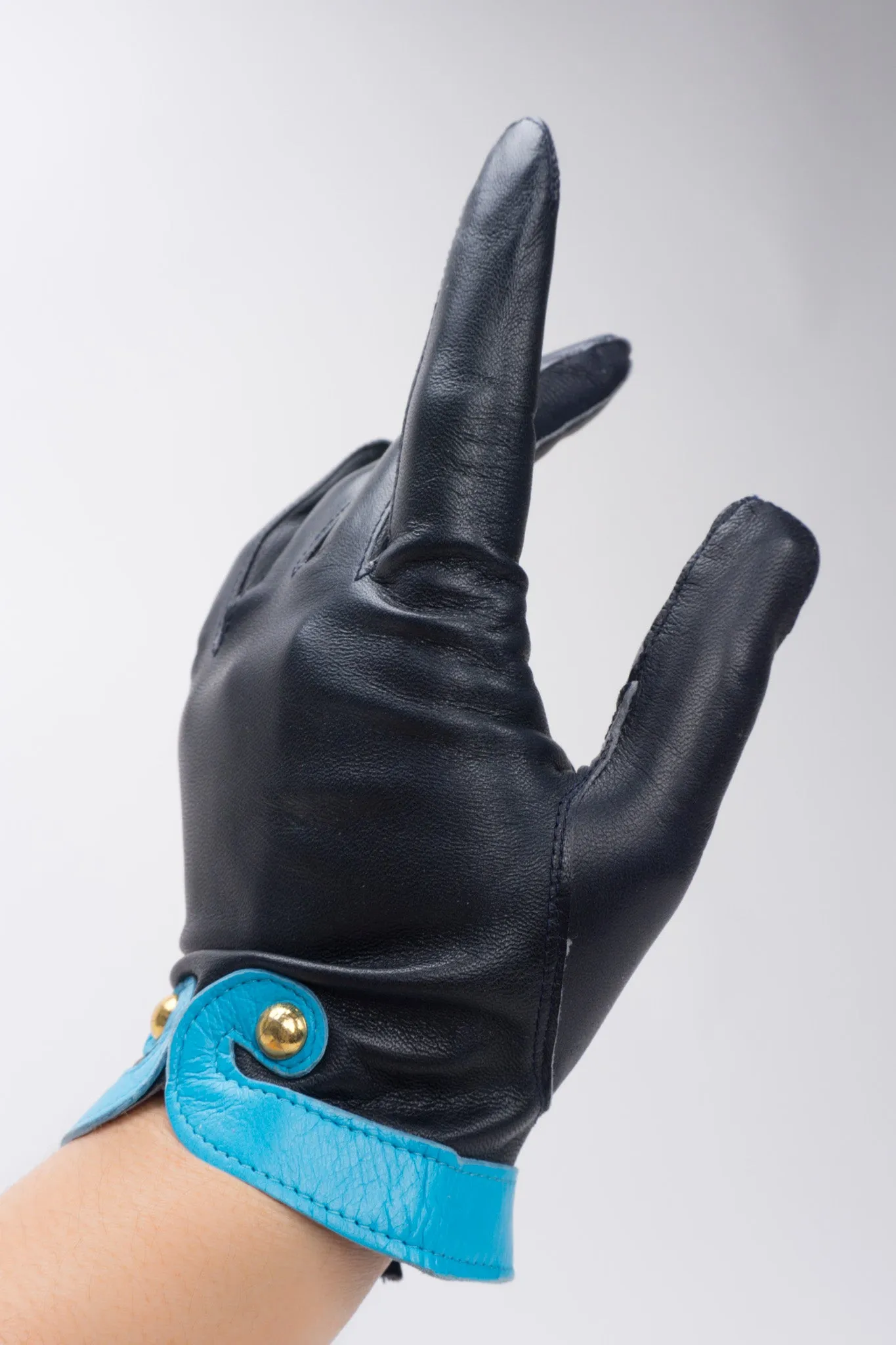 Contrast Trim Gloves