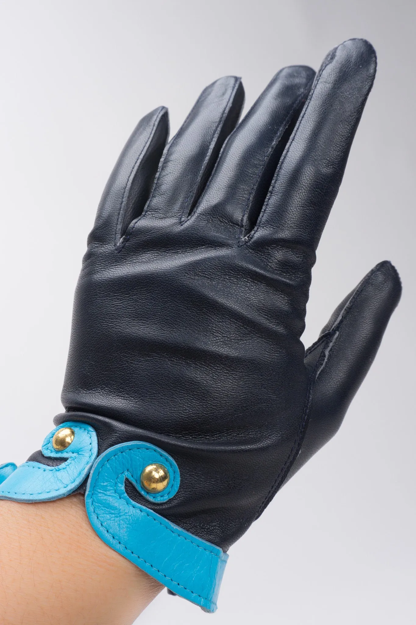 Contrast Trim Gloves