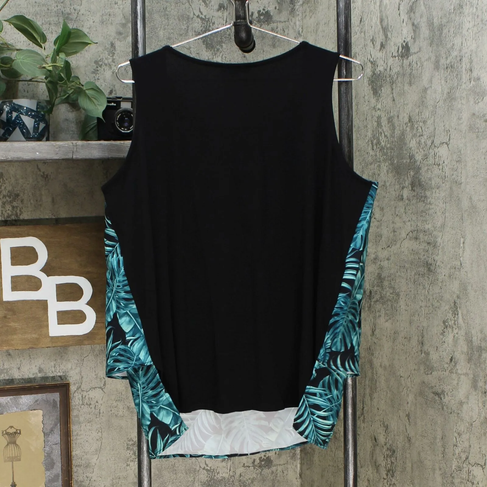 DG2 by Diane Gilman Women's Printed Media Easy Tank Top Palm Leaf Large