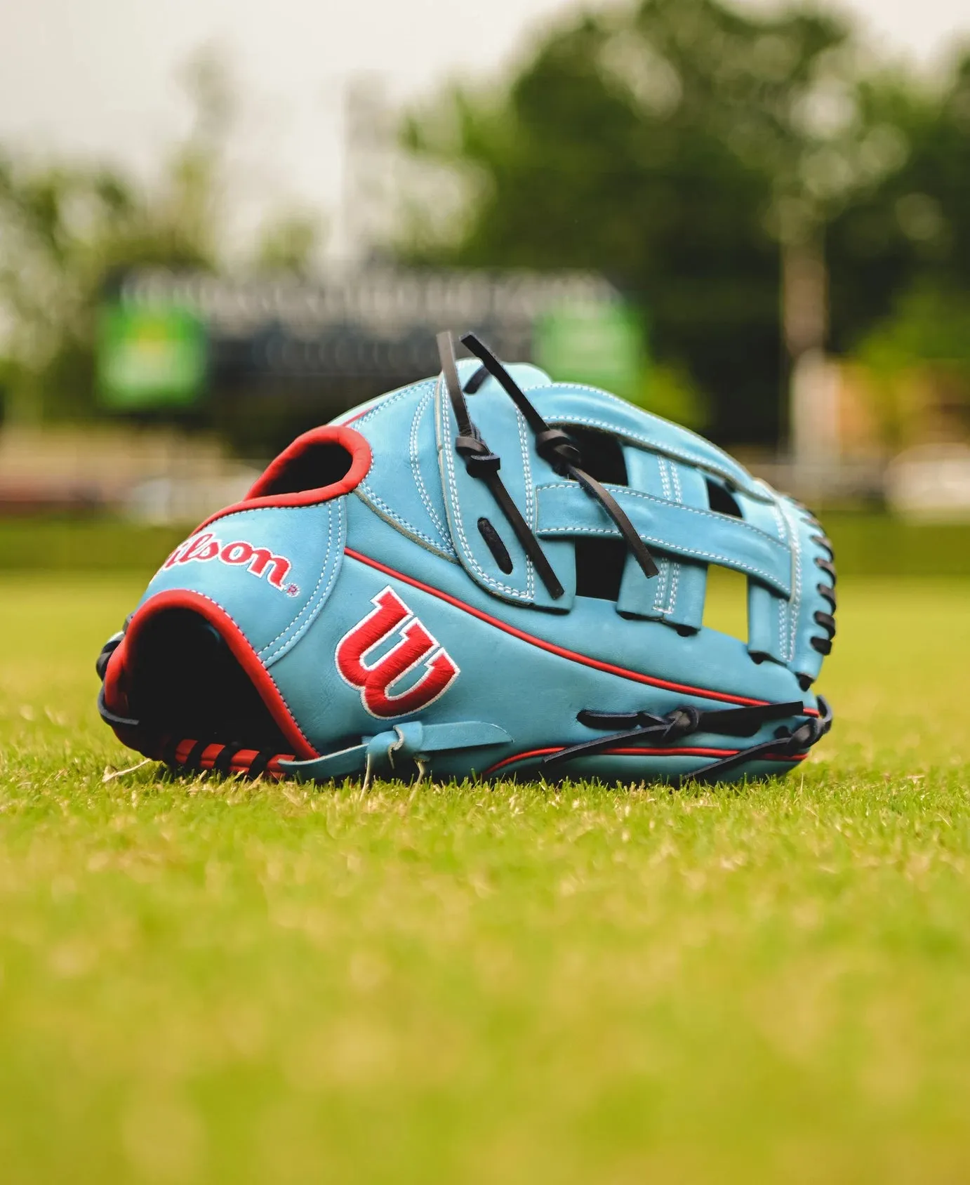 Fall 2024 A2000 1750 12.5” Outfield Baseball Glove