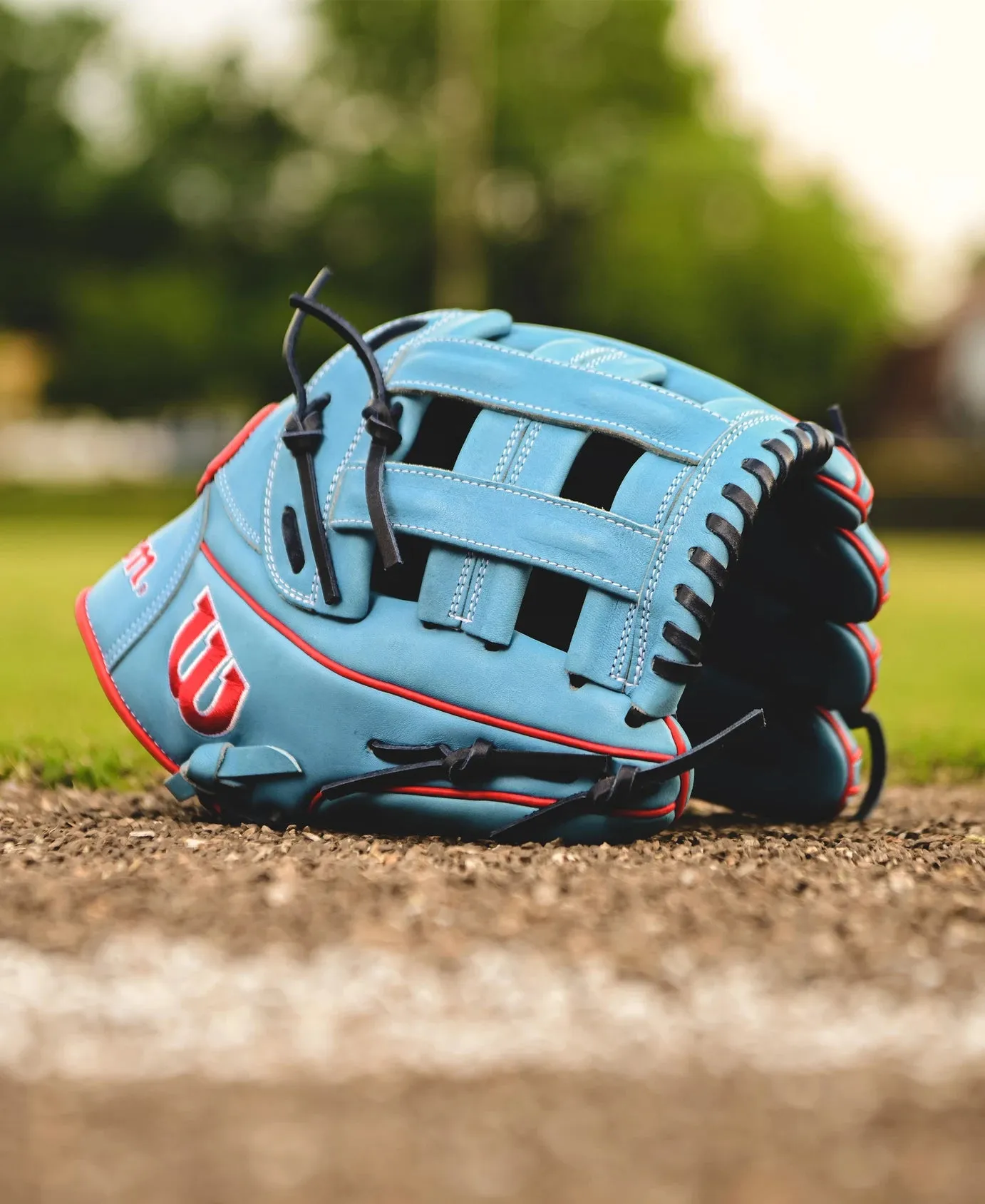 Fall 2024 A2000 1750 12.5” Outfield Baseball Glove
