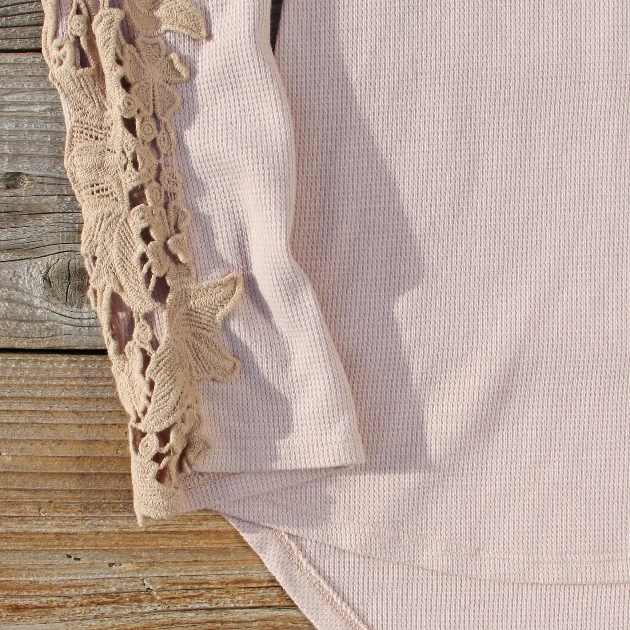 Honey & Clover Lace Thermal