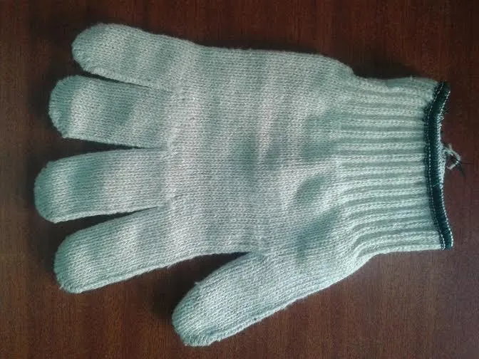 Knitted cotton handgloves