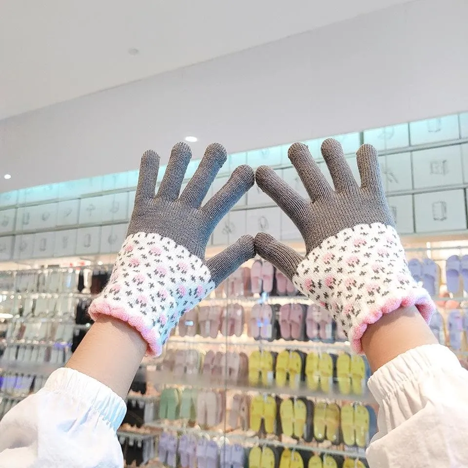 Knitted patchwork flower pattern full finger gloves