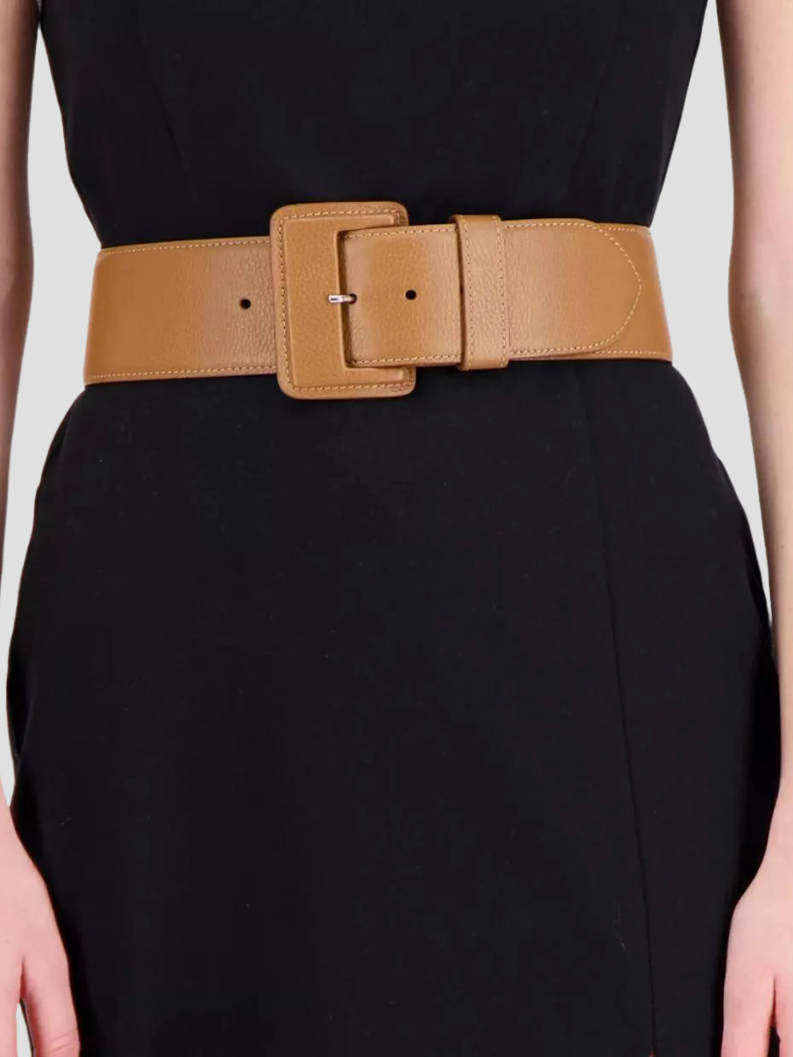 La Merveilleuse Calf Leather Belt in Taupe