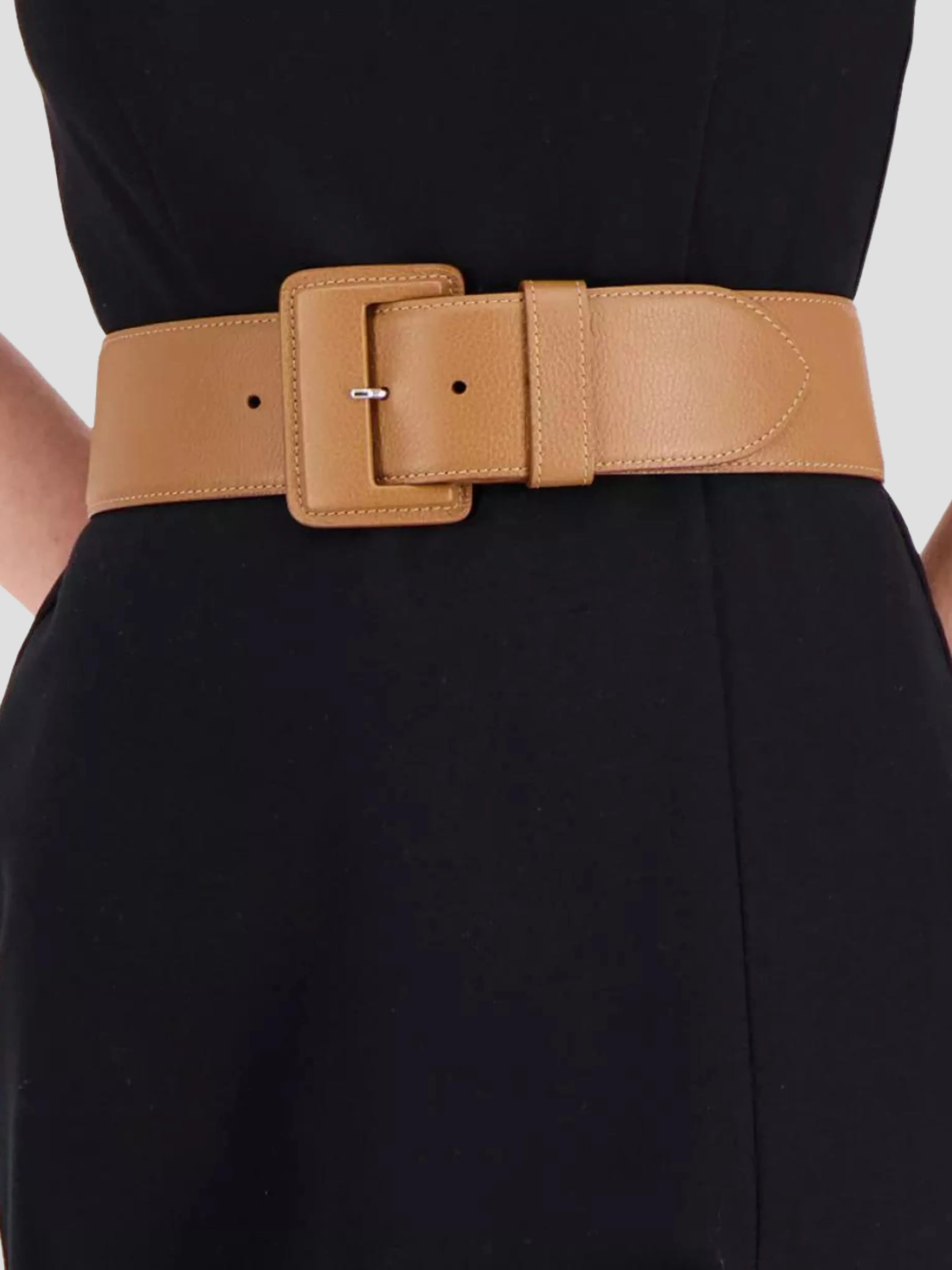 La Merveilleuse Calf Leather Belt in Taupe