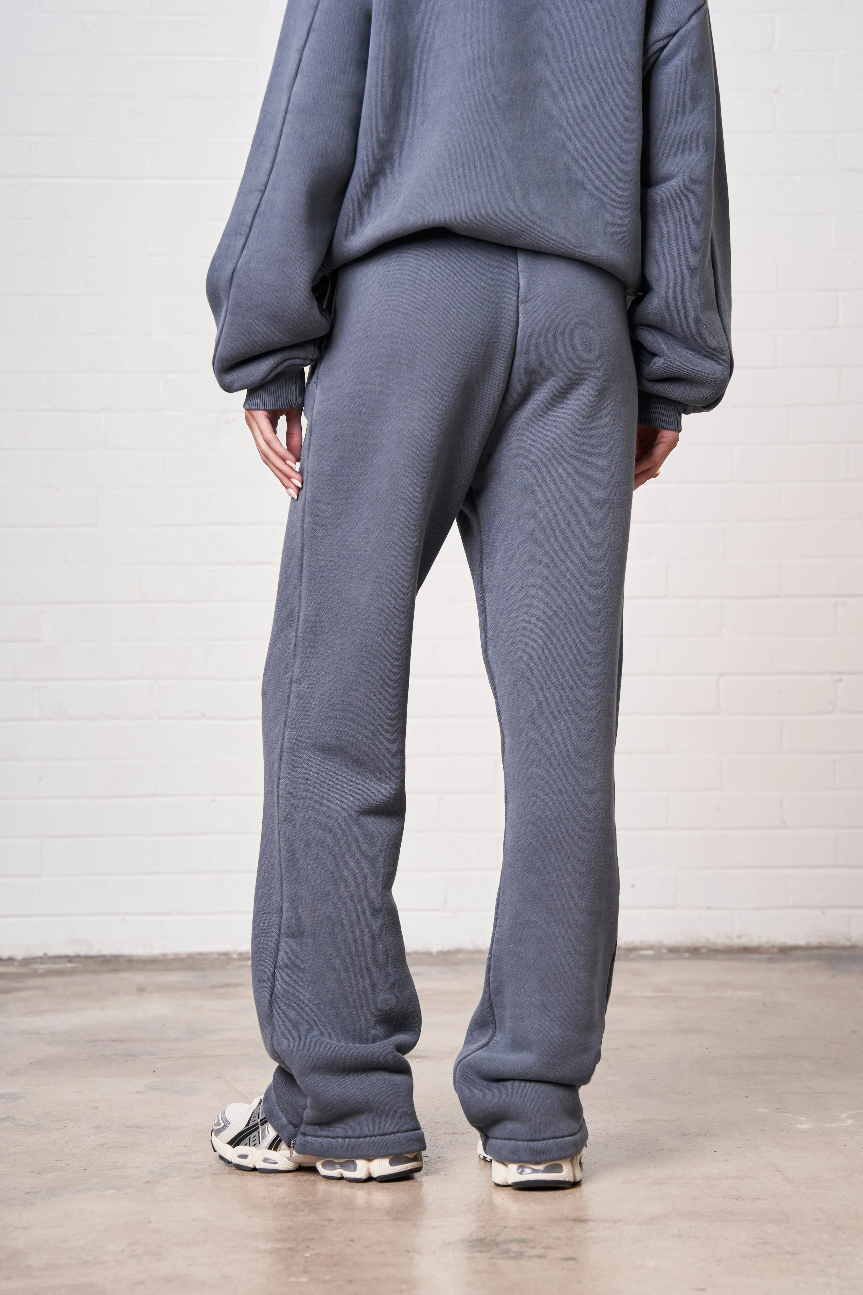 LAUNDERED CLASSICS STRAIGHT LEG JOGGERS - PETROL BLUE