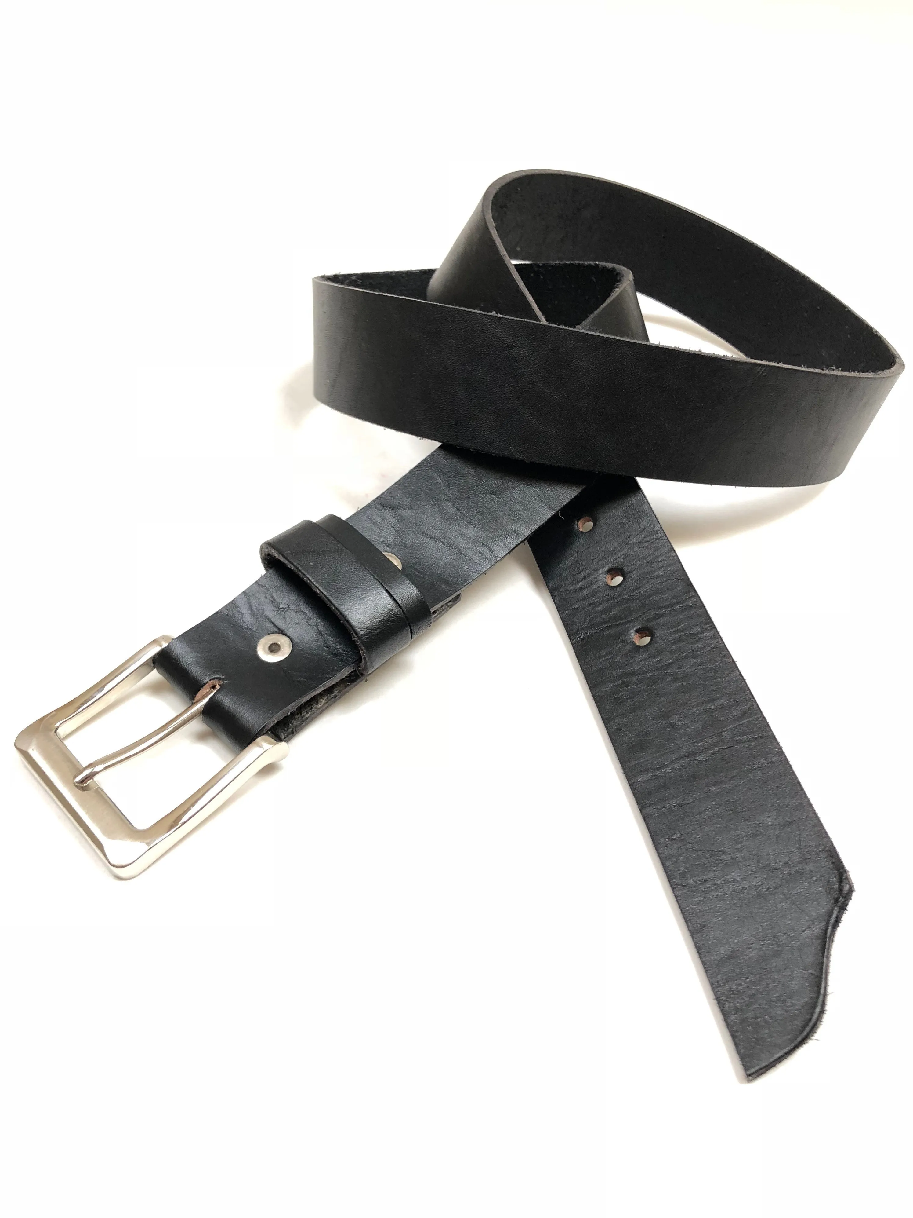 Men's Black Leather Belt with Smooth Silver Tone Buckle 38A15