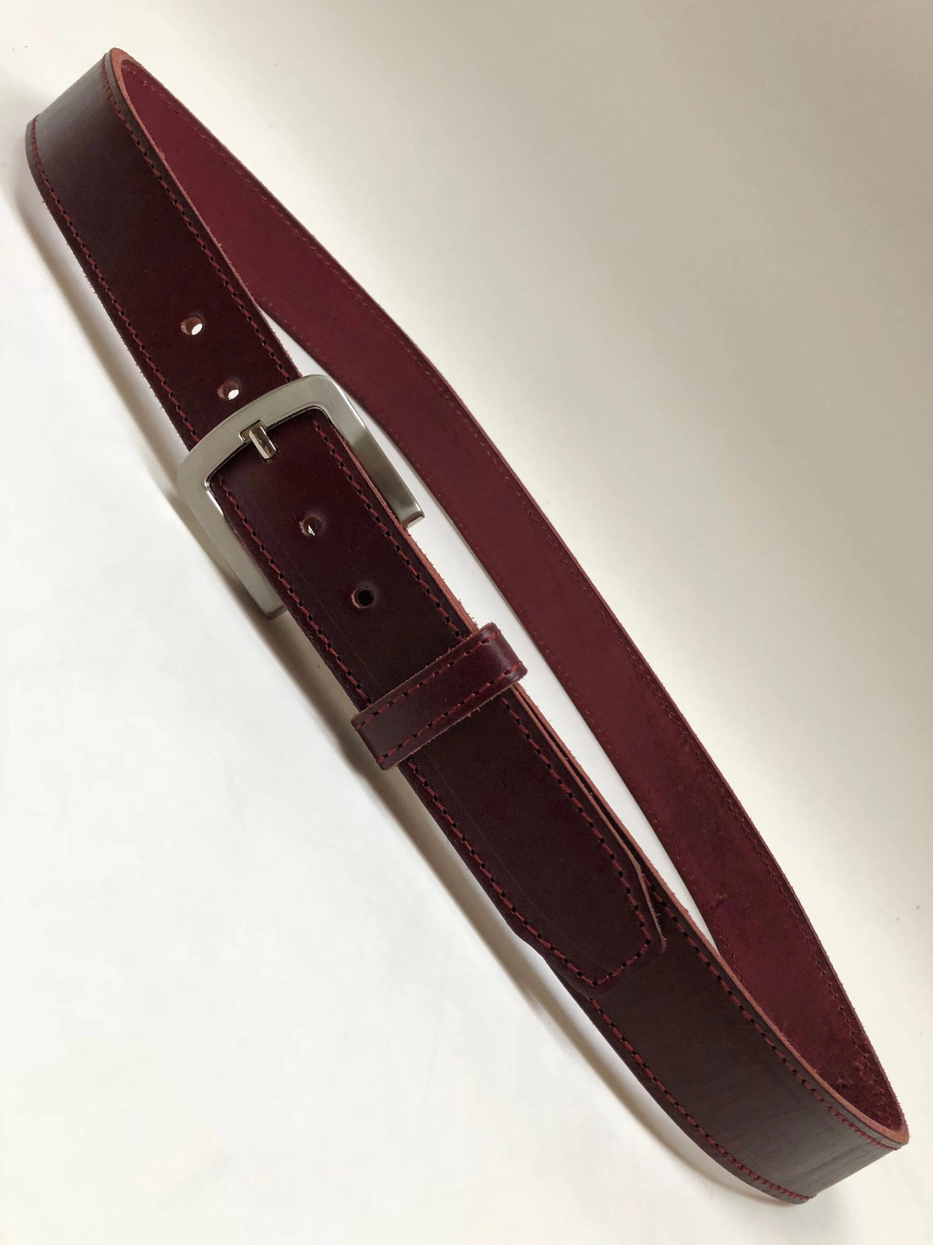 Men's Burgundy Leather Belt with Silver Tone Buckle 38A4