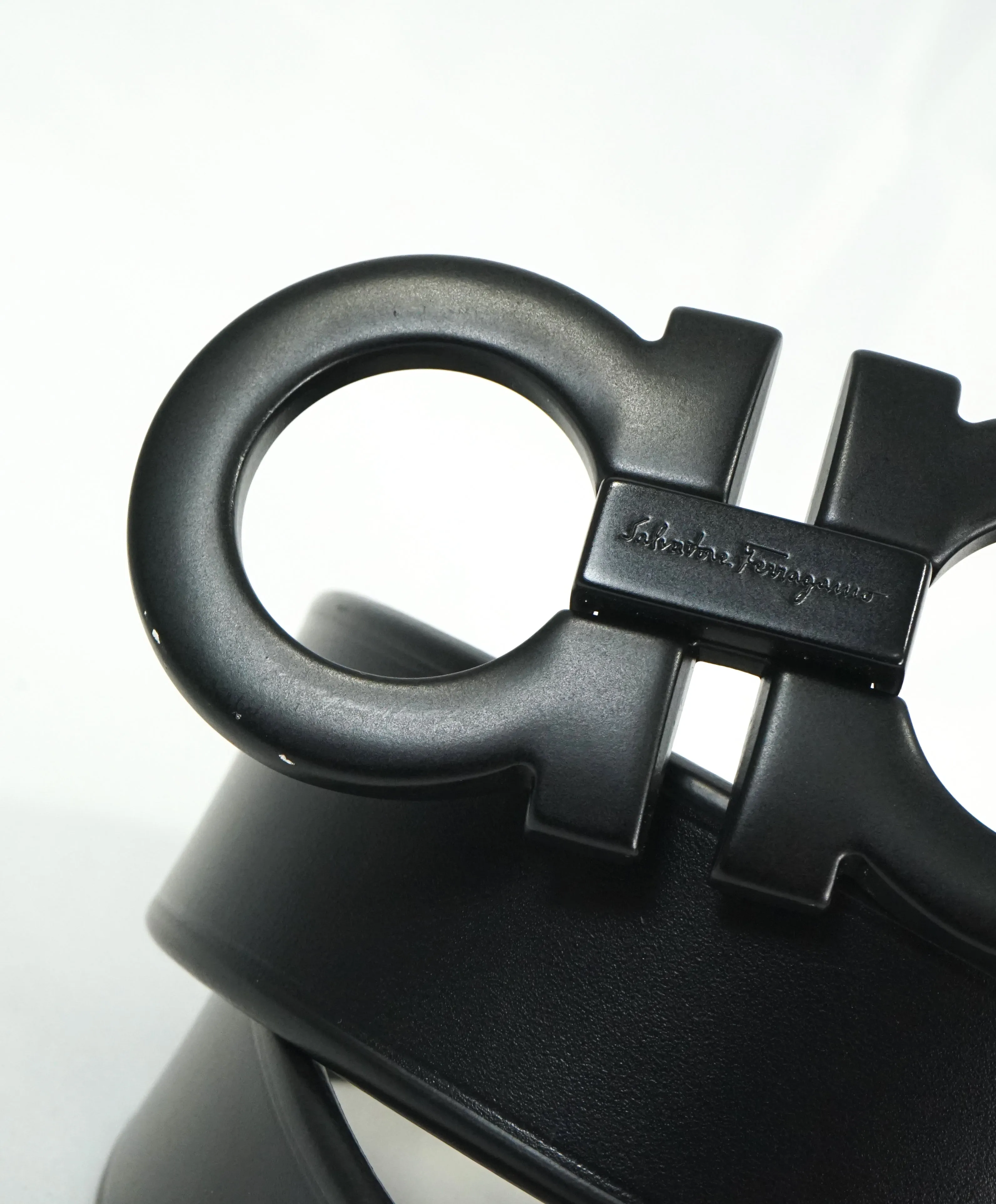 SALVATORE FERRAGAMO - Black On Black Oversized Leather Gancini Belt - 36W