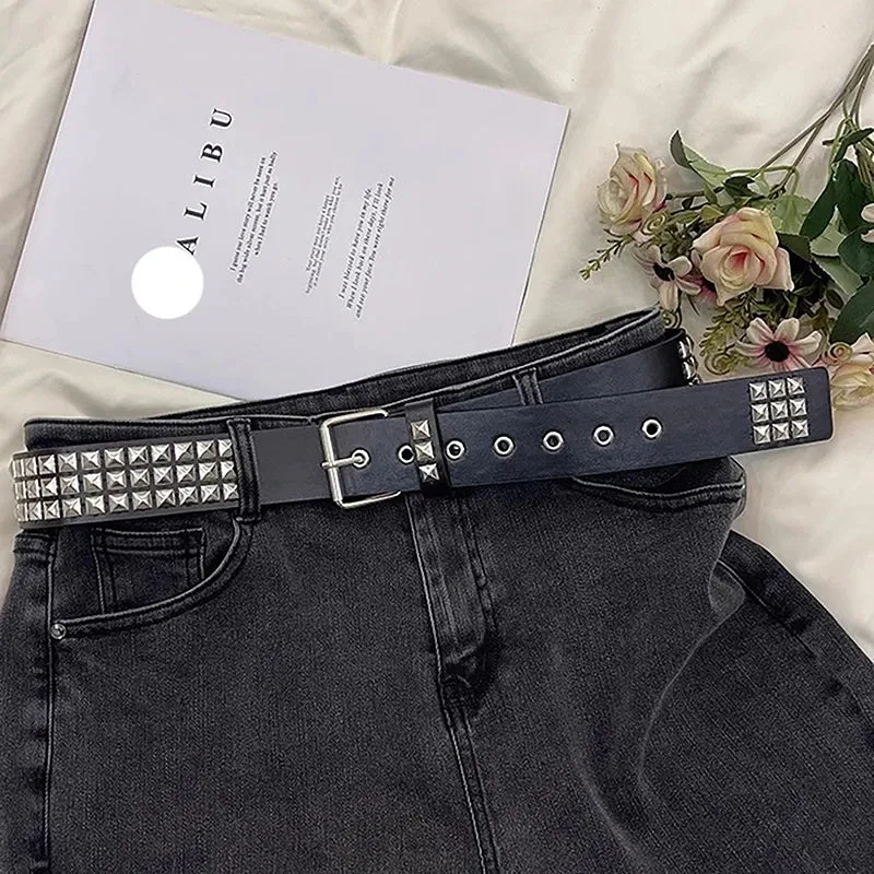 Square bead rivet metal pyramid belt