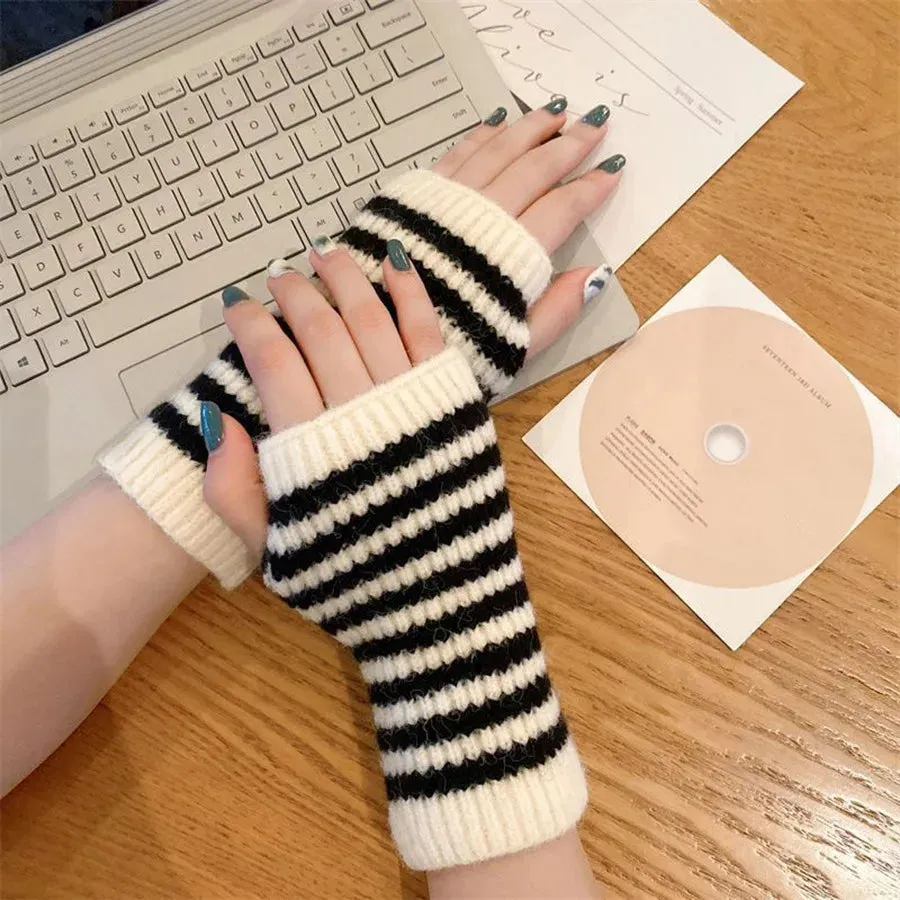 Striped Knitted Fingerless Gloves – Japanese Harajuku JK Style, Y2K Winter Cuff Gloves & Mittens