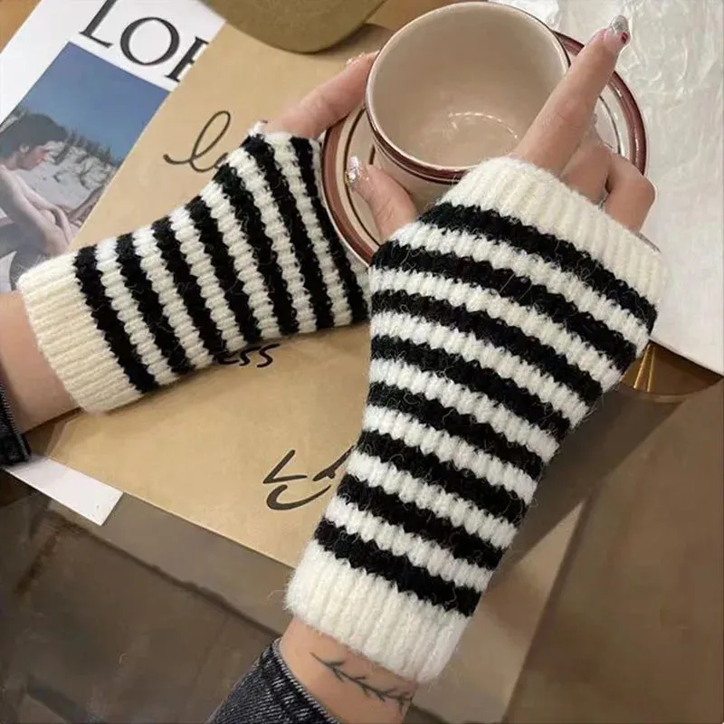 Striped Knitted Fingerless Gloves – Japanese Harajuku JK Style, Y2K Winter Cuff Gloves & Mittens