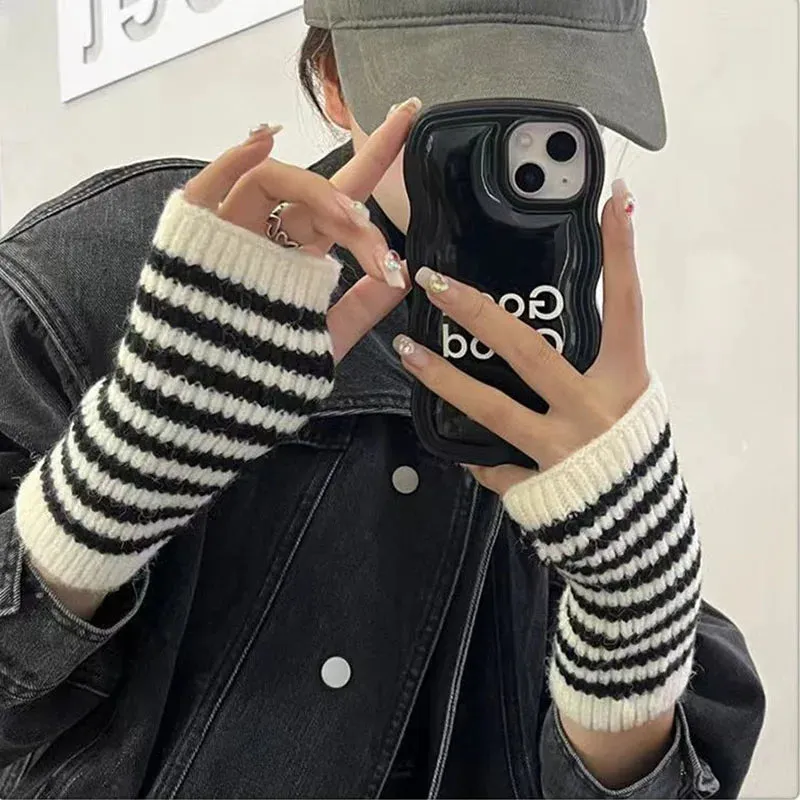 Striped Knitted Fingerless Gloves – Japanese Harajuku JK Style, Y2K Winter Cuff Gloves & Mittens