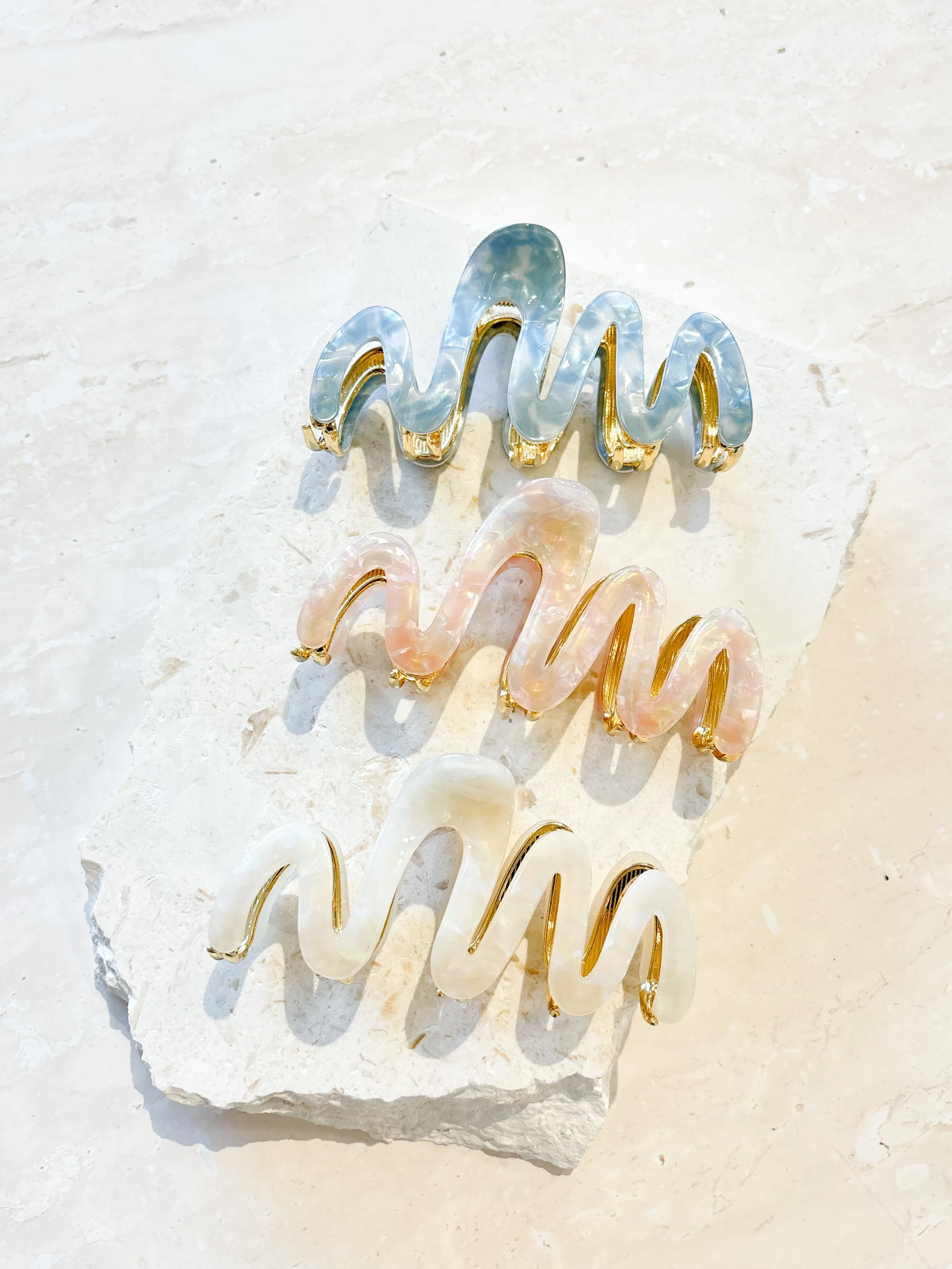 Wave Acrylic Metal Claw Clip in Blue