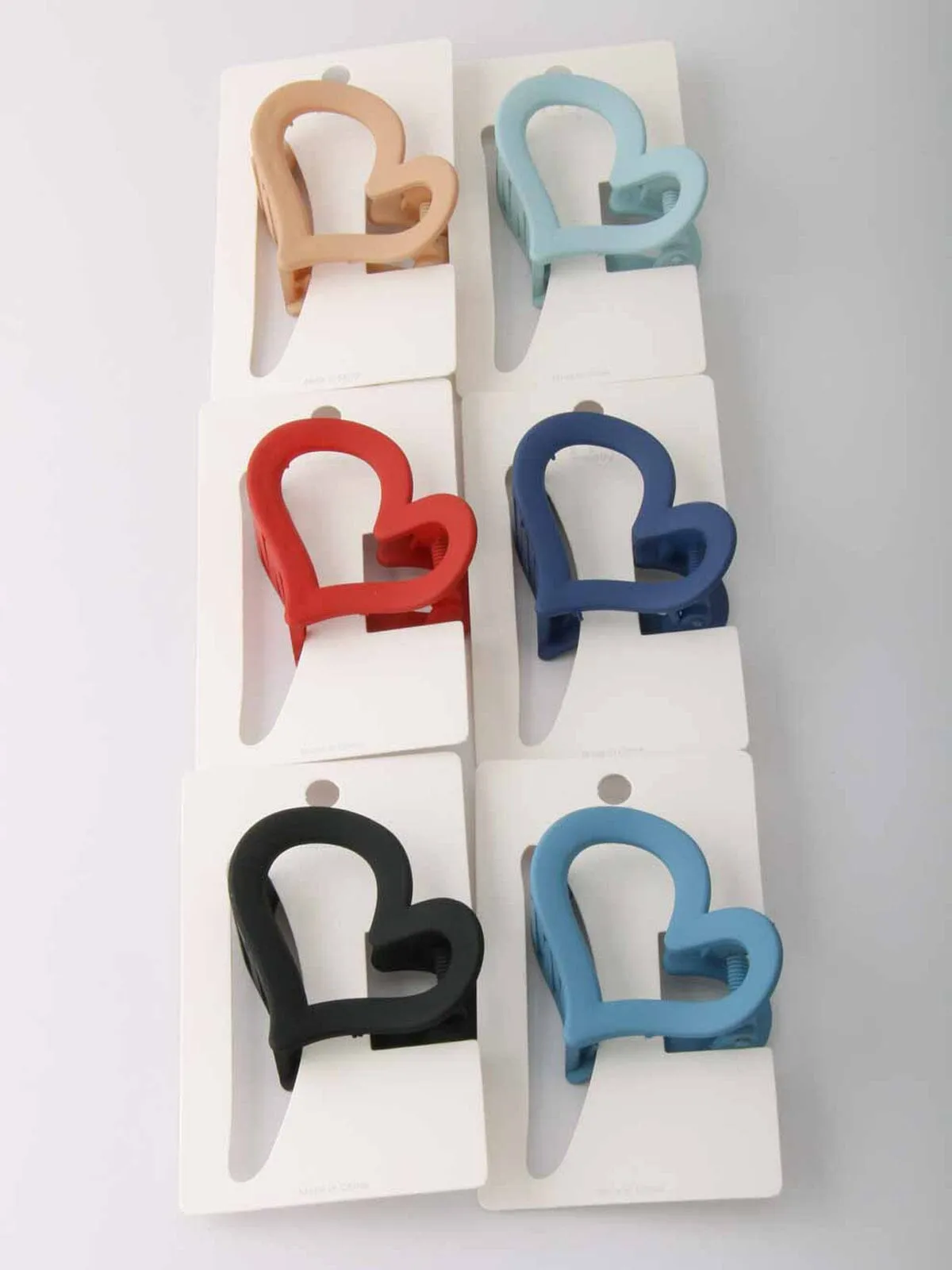 WOMEN'S ASSORTED COLORS HEARTS CLAW CLIPS