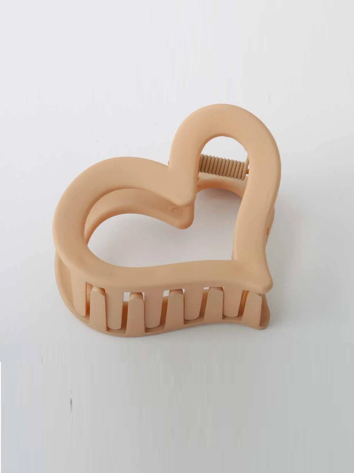 WOMEN'S ASSORTED COLORS HEARTS CLAW CLIPS